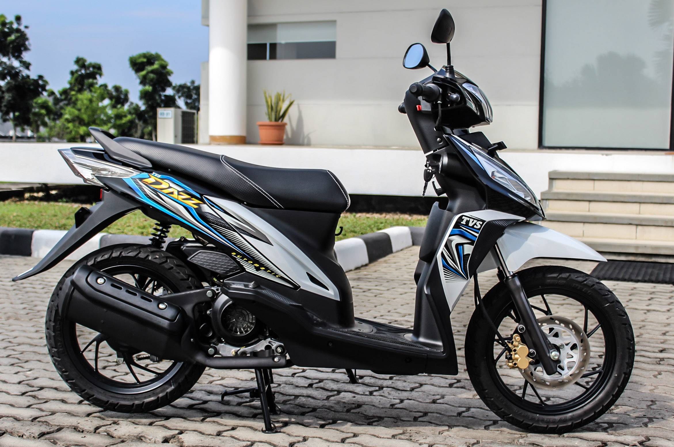 TVS Dazz
