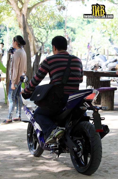 YZF-R15b
