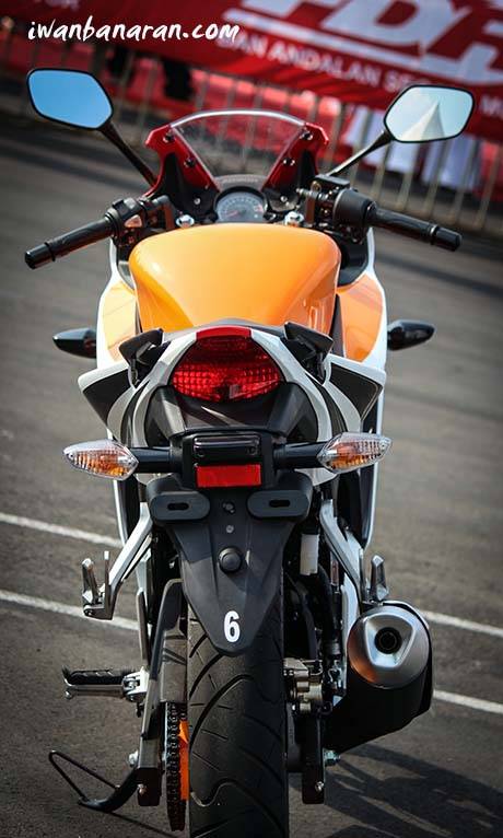Honda new CBR150R 2015 (45)