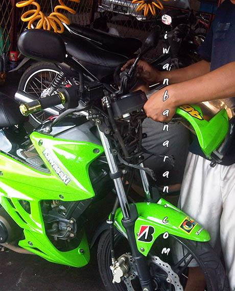 Kawasaki Athlete iwb (1)