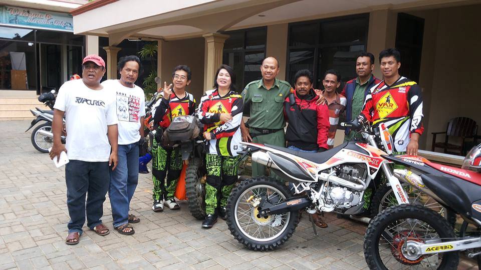 Trail Viar Cross X akhirnya sukses taklukkan rute ekstrim Sabang-Merauke berjarak 25,000 km….