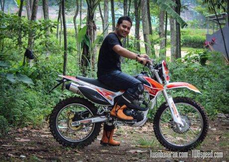 KLX150 vs Viar CrossX200 (3)