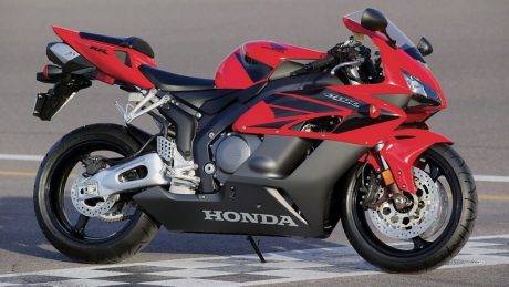Honda-CBR1000RR-2004-1600x900-015