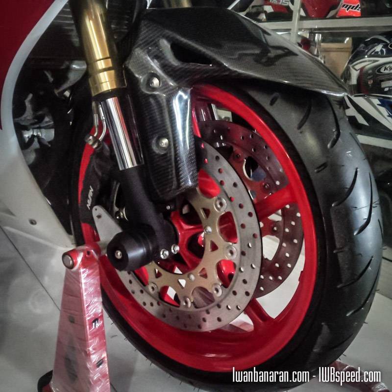 Honda CBR150R berubah menjadi CBR1000RR FireBlade…..wah keren tenan !!