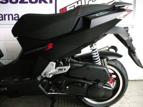 Peugeot-Speedfight-3-Darkside-10