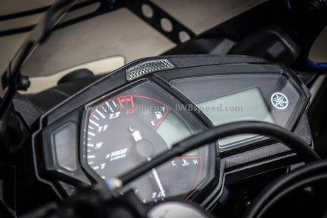 Yamaha_R25_ABS (7)