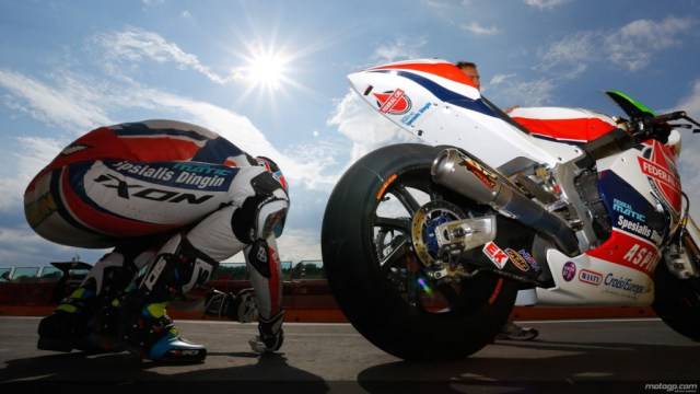 Berikut spesifikasi lengkap Kalex Moto2 Federal Oil-Gresini…..wooww oli pakai Federal bro !!