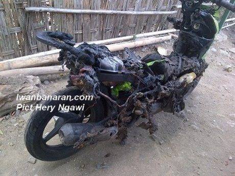 Honda Beat terbakar (1)