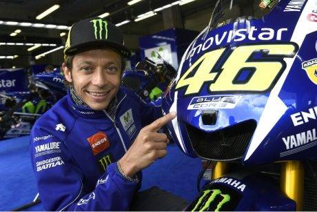 Logo Blue Core pada YZR-M1 Tim Movistar Yamaha MotoGP (3)