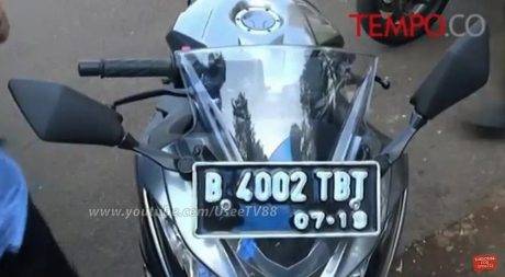 insiden ninja 250 vs taxi (4)