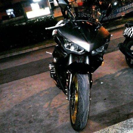 Yamaha R15 modifikasi R25 (1)