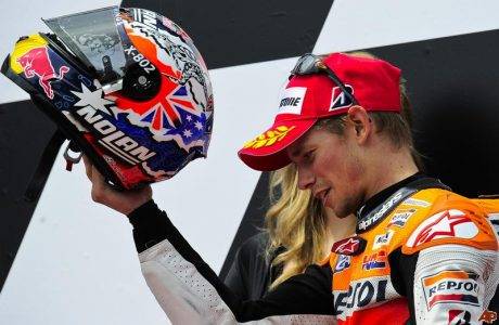 casey-stoner-2011-5-1-14-20-31_zpsc586378b.jpg~original