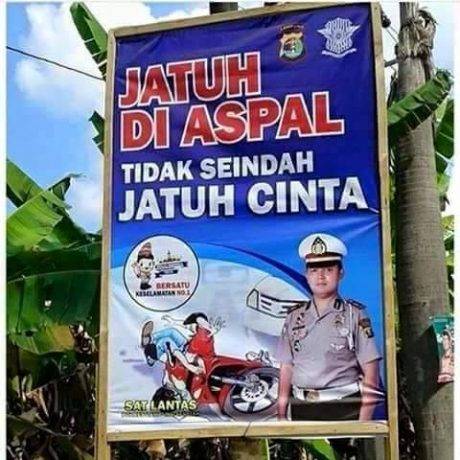 papan peringatan
