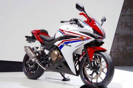 Honda CBR400R 2016 (1)