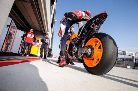 002_93-marquez_gp_6174_0.middle