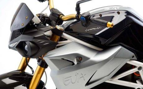 2016-Energica-Eva-streetfighter-02