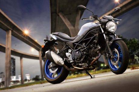 2016-Suzuki-SV650-A-action-09