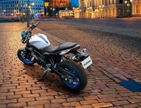 2016-Suzuki-SV650-A-action-13