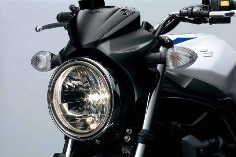 2016-Suzuki-SV650-A-details-08