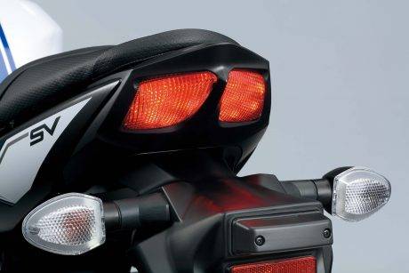 2016-Suzuki-SV650-A-details-26