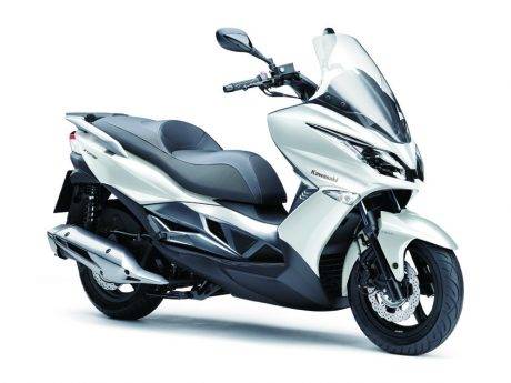 eicma-2015-kawasaki-j125-maxi-scooter-offers-more-flexibility-photo-gallery_11