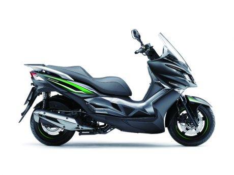 eicma-2015-kawasaki-j125-maxi-scooter-offers-more-flexibility-photo-gallery_2