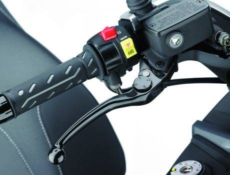 eicma-2015-kawasaki-j125-maxi-scooter-offers-more-flexibility-photo-gallery_4