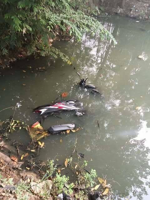 Honda Vario125 tak bertuan ditemukan nyungsep disebuah sungai……