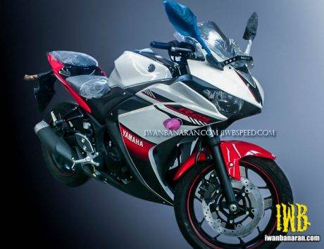 R25 white2