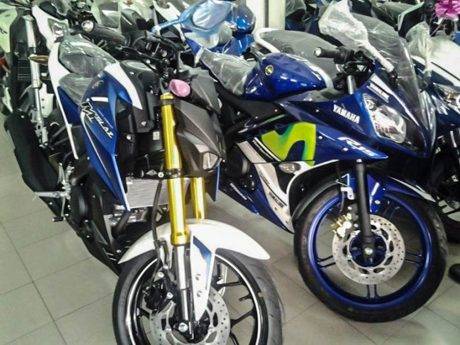 Yamaha-M-Slaz-vs-R15-Pic-632x474