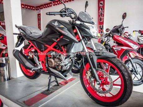 honda new CB150R SE Black Raptor (1)