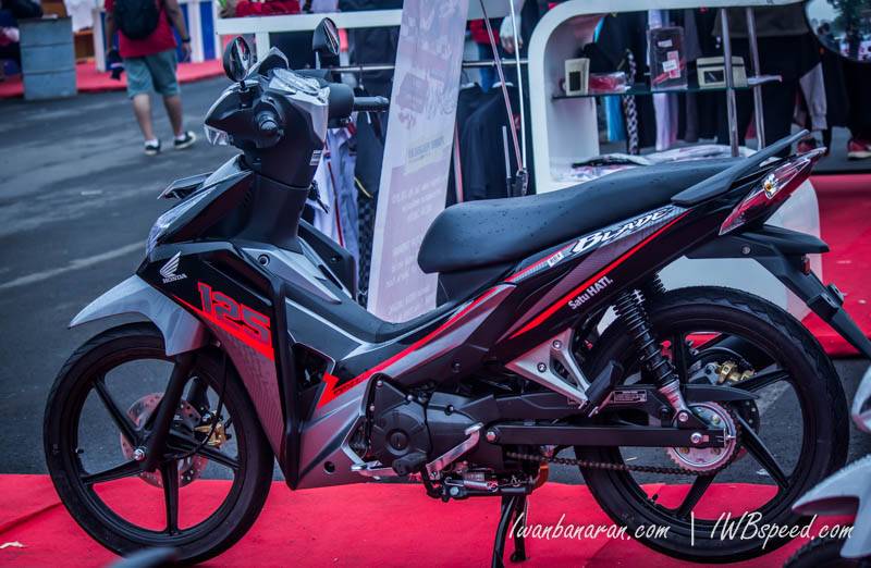 Nih dia warna terbaru Honda Blade 125 FI versi 2016……sudah mulai didistribusikan kang !