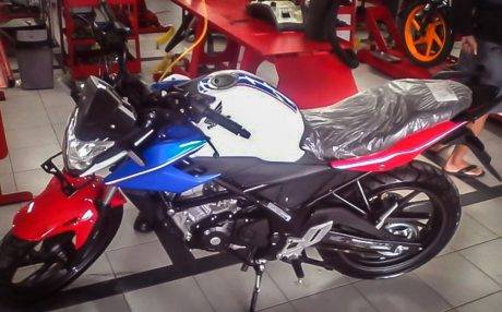 All-New-Honda-CB150R-StreetFire-RWB-650x404