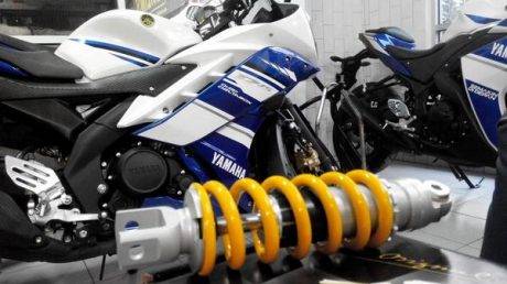 ohlins r15