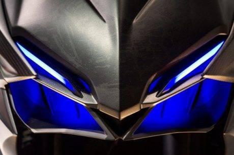 040516-honda-lightweight-supersports-concept-headlight-585x389