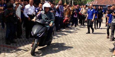 Debut-Motor-Listrik-Garasindo-ITS-GESITS-meluncur-2017-Harga-dibawah-Rp.20-Juta-Topsped-100-Km-per-jam-4-Pertamax7.com_