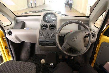 1024px-Tata_Nano_dashboard
