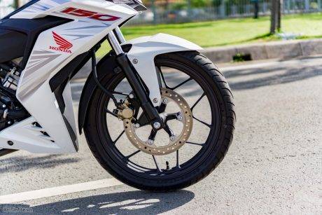 Komparasi fisik Yamaha MX King vs Honda Supra GTR150 (17)
