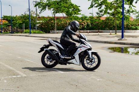 Komparasi fisik Yamaha MX King vs Honda Supra GTR150 (2)