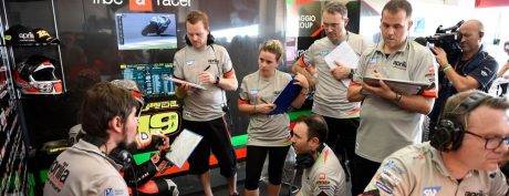 behind_aprilia_header2