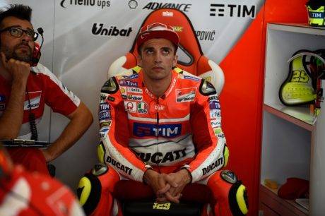iannone hit lorenzo (5)