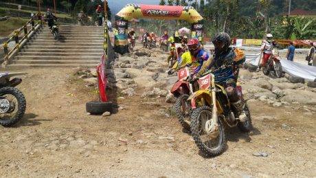 Hard Adventure Enduro - Viar 4