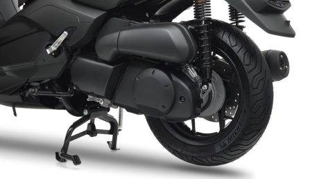 2016-yamaha-x-max-250-abs-eu-stonehenge-grey-detail-006