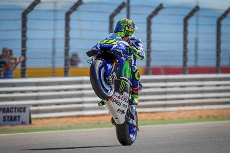 rossi-yamaha-2016