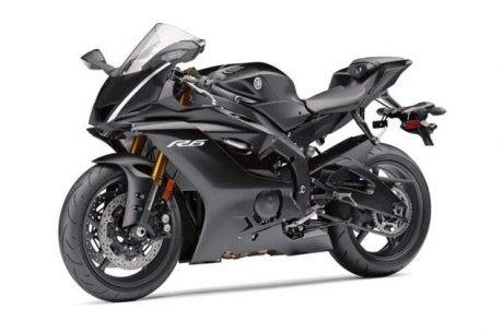 2017-yamaha-yzf-r6-low-res-03