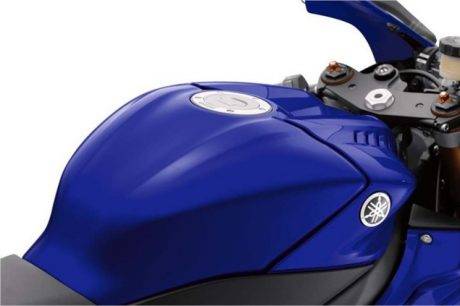 2017-yamaha-yzf-r6-low-res-13