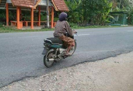 nenek-90-tahun-naik-motor-3