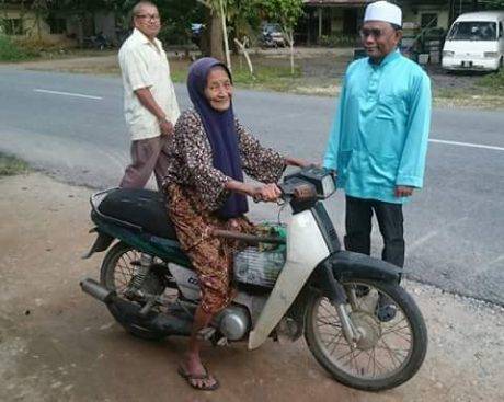 nenek-90-tahun-naik-motor-4