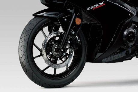 111816-2018-suzuki-gsx250ral8_front_wheel_1