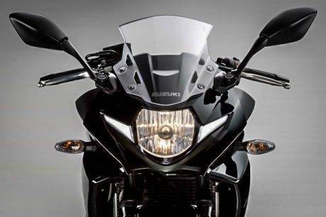 111816-2018-suzuki-gsx250r_al8_headlight_1-633x422